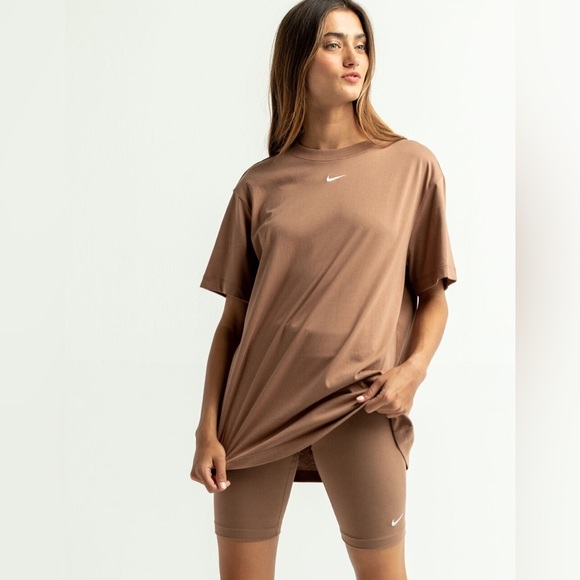 Nike Light Brown Set Medium Top/Small Bottom - Picture 2 of 8